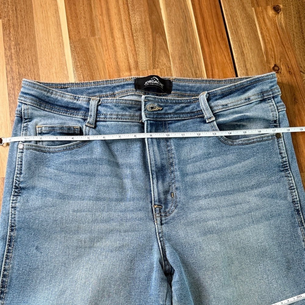Jordache Sky Blue High Rise Curvy Mom Jeans - Size 12 - Picture 5 of 13